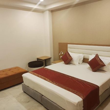 Hotel Xenia Varanasi Dış mekan fotoğraf