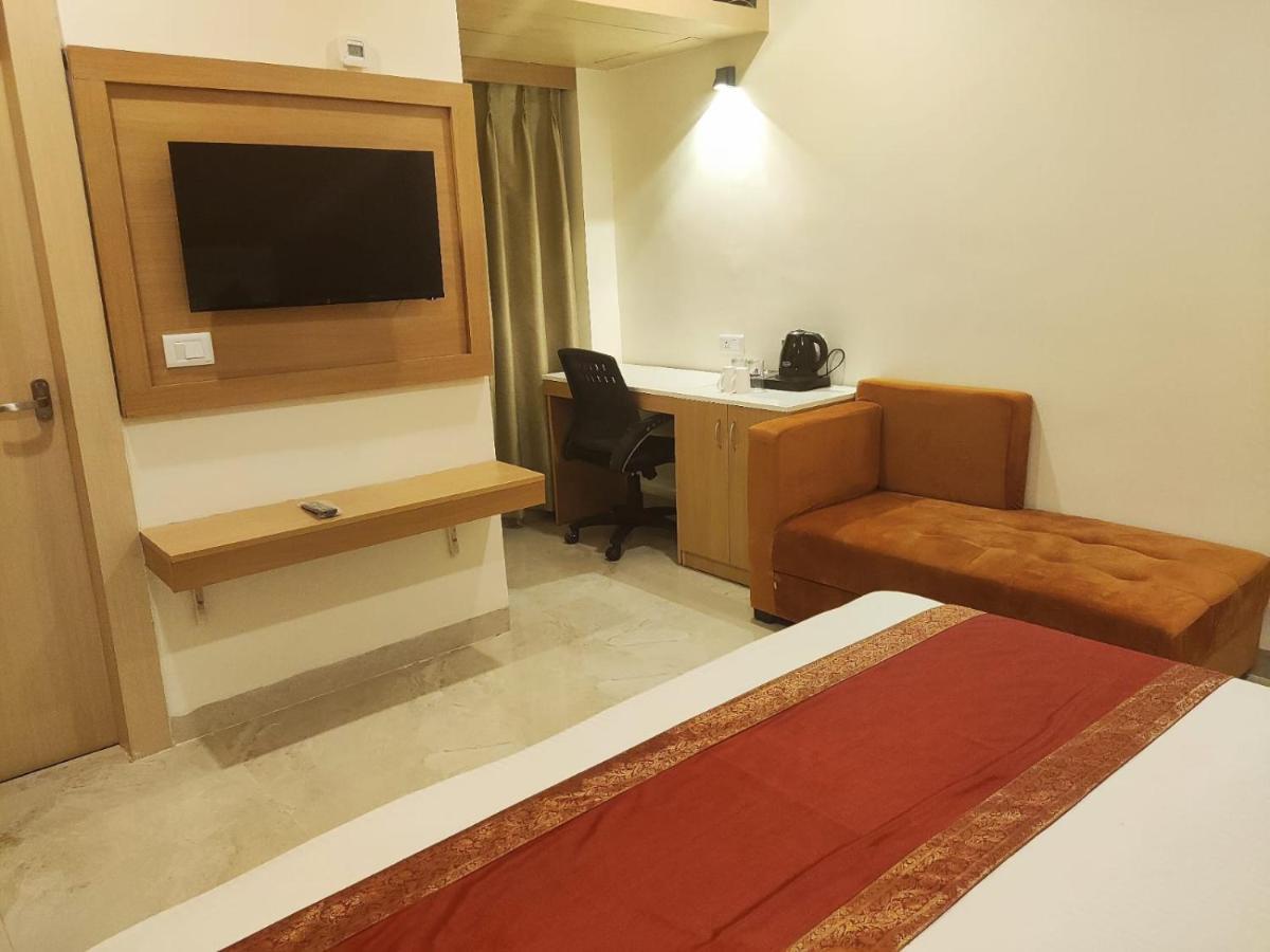 Hotel Xenia Varanasi Dış mekan fotoğraf