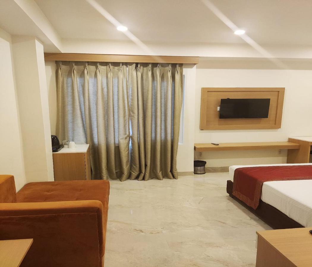 Hotel Xenia Varanasi Dış mekan fotoğraf